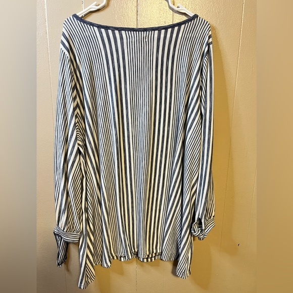 Blue and white striped top perfect for Fall. - Picture 3 of 3